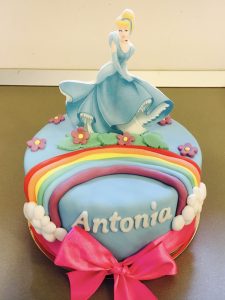 tort_copii_aurora_albă_ca_zapada_bdelicious_brașov